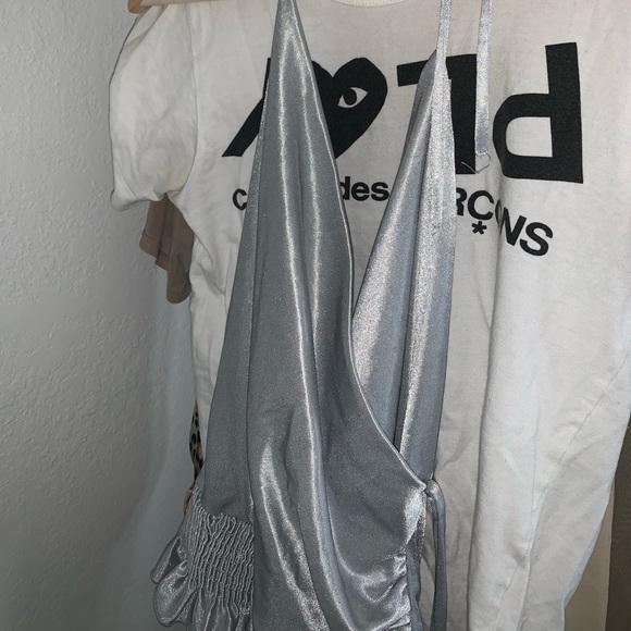 💕ON HOLD💕 Silver Ruffle Tank - Picture 4 of 8